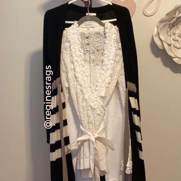 Anne Fontaine lace blouse. - Picture 4 of 8